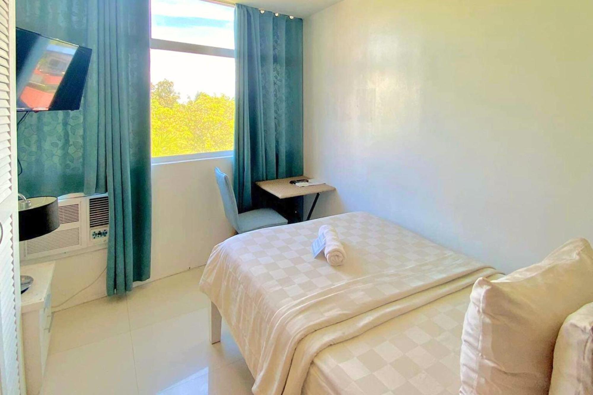 Tely'S Bed & Breakfast Iloilo Powered By Cocotel Exterior foto